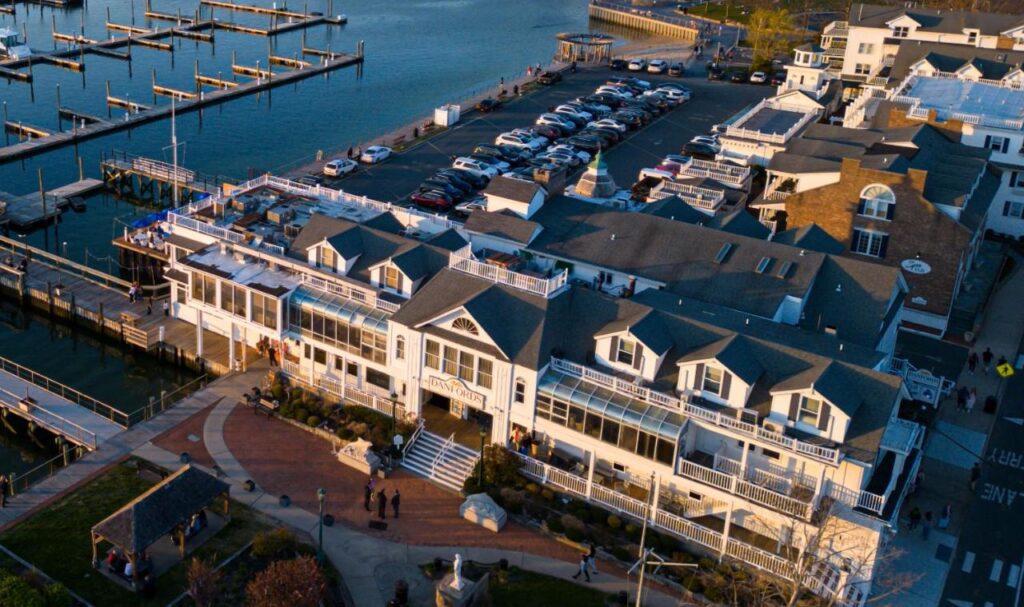 Danfords Hotel & Marina - Image 1