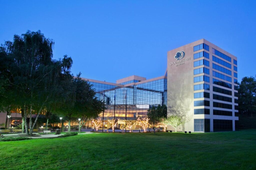 DoubleTree by Hilton Stamford - Image 1