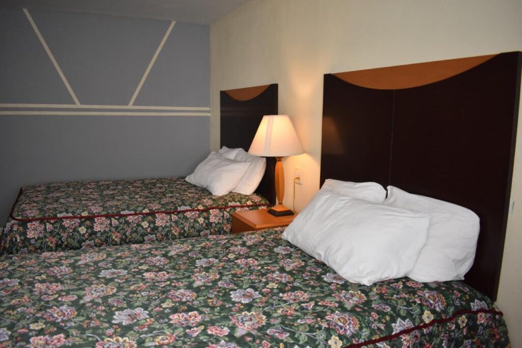 East Norwich Inn - Image 4