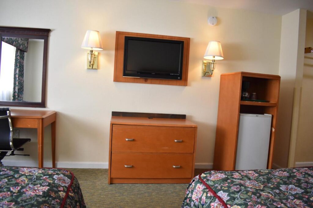East Norwich Inn - Image 5