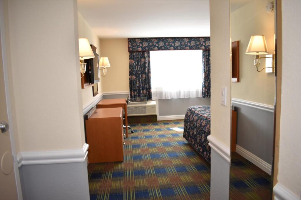 East Norwich Inn - Image 6