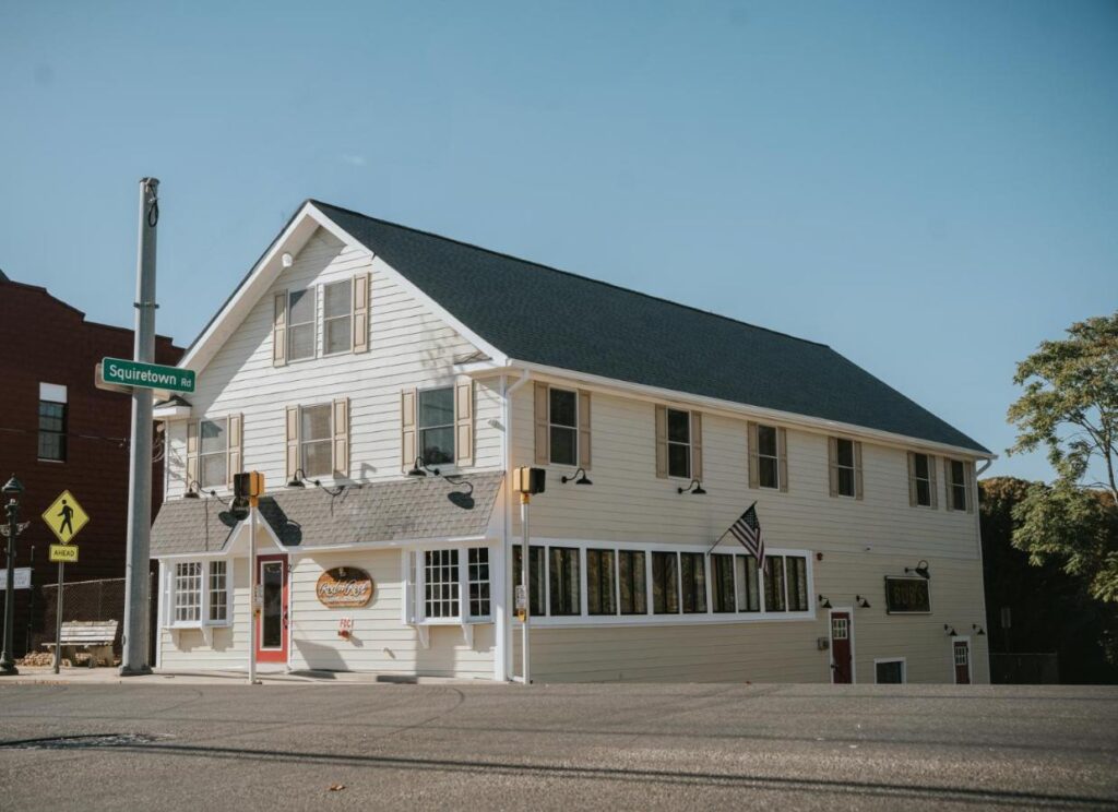 Hampton Bays Hotel On Main - Image 1