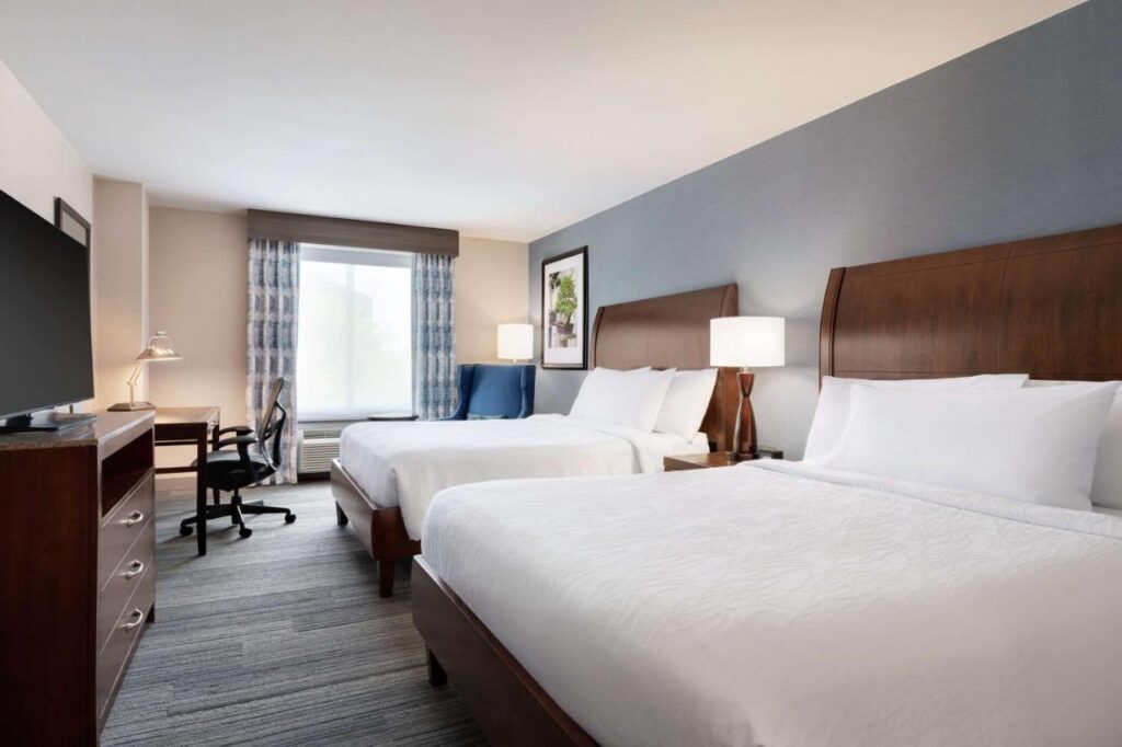 Hilton Garden Inn Stony Brook - Image 4