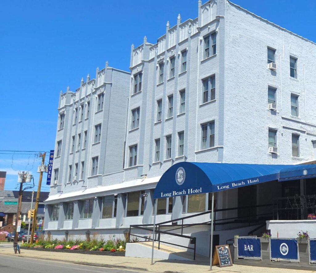 Long Beach Hotel - Image 1
