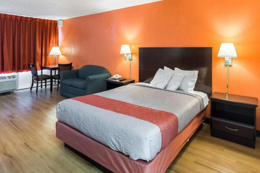 Motel 6-Groton, CT - Casinos nearby - Image 4