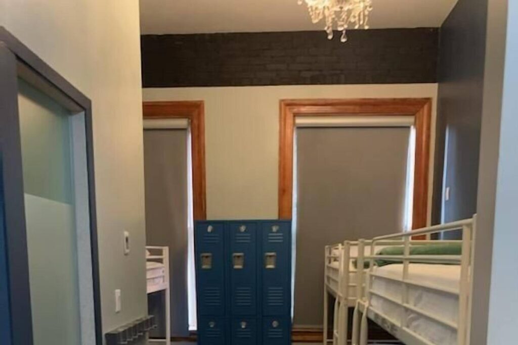 Q4 Hotel and Hostel - Image 6