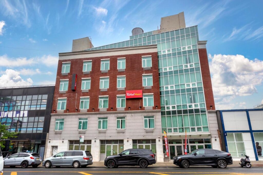 Red Roof PLUS Brooklyn - Flatbush Ave - Image 1