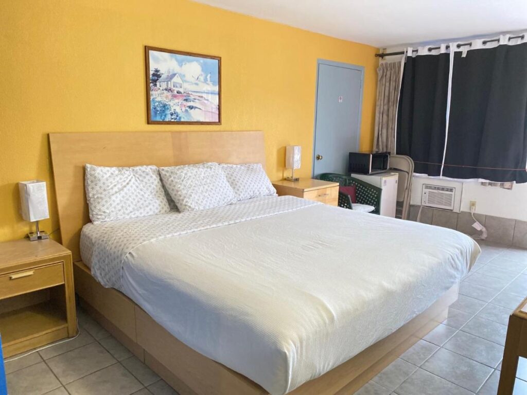 Tides Inn at Stehli Beach - Image 1