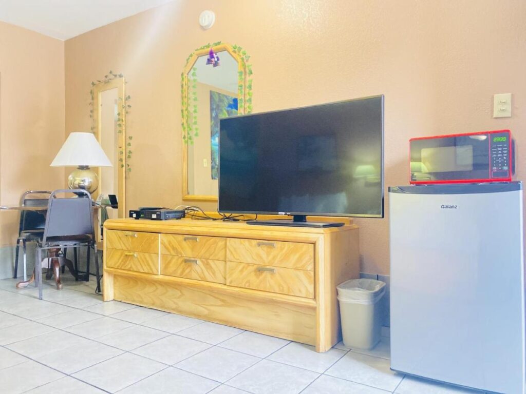 Tides Inn at Stehli Beach - Image 5