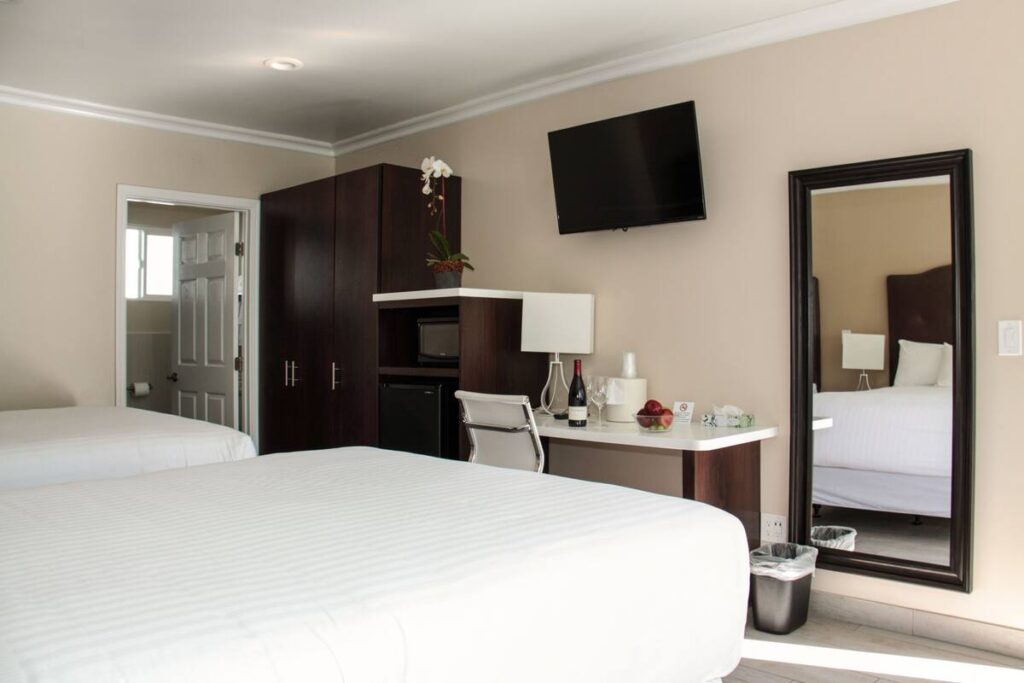 El Royale Hotel - Near Universal Studios Hollywood - Image 3