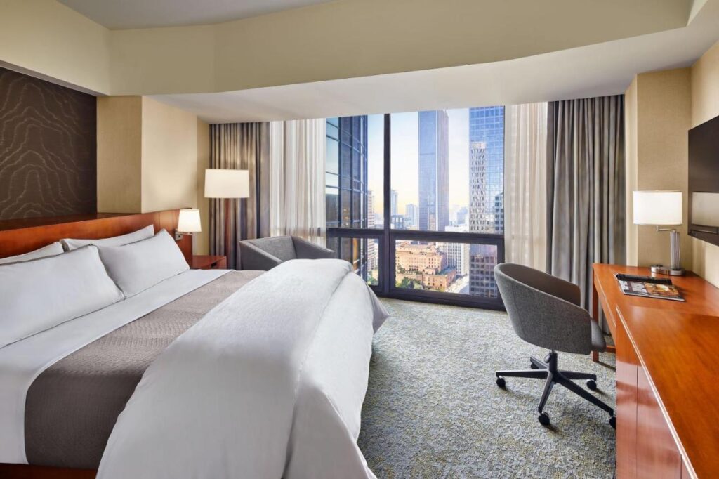 The Westin Bonaventure Hotel & Suites, Los Angeles - Image 2
