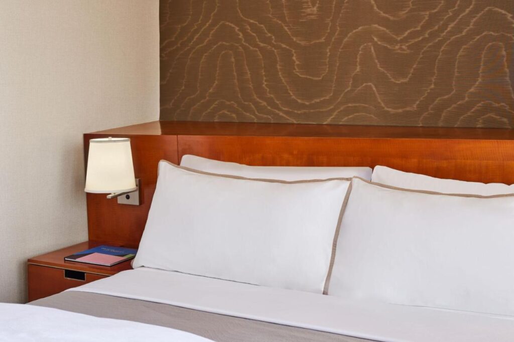The Westin Bonaventure Hotel & Suites, Los Angeles - Image 3