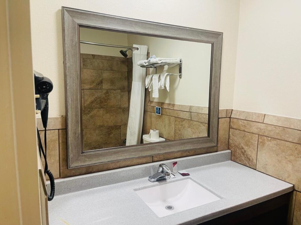 Bourbon Capital Inn - Image 2