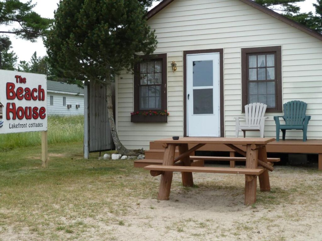 Beach House Lakeside Cottages - Image 1