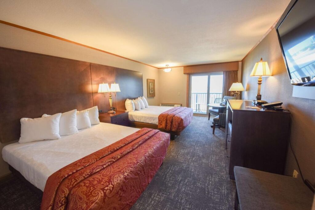 Best Western Plus Dockside Waterfront Inn - Image 3