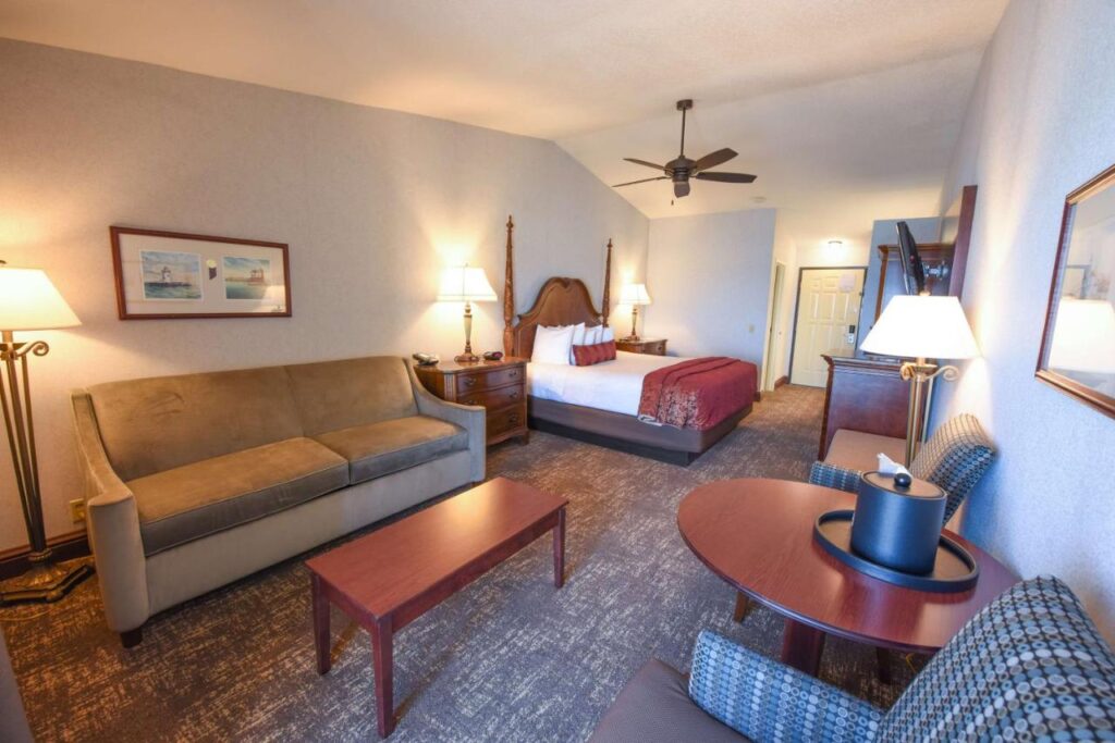 Best Western Plus Dockside Waterfront Inn - Image 6