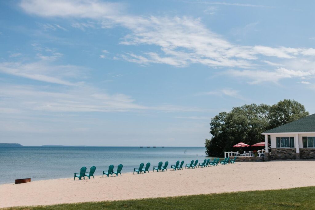 Breakers Resort - Lakeside - Image 1