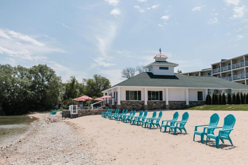 Breakers Resort - Lakeside - Image 3