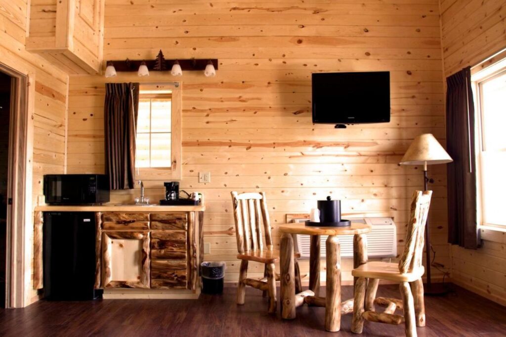 Cabins of Mackinac & Lodge - Image 3