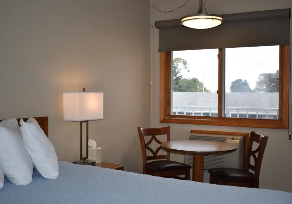 Lighthouse View Motel - Image 3
