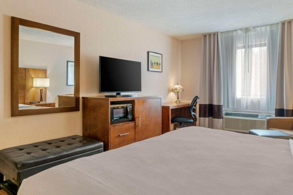 Quality Inn Saint Ignace I-75 - Image 2