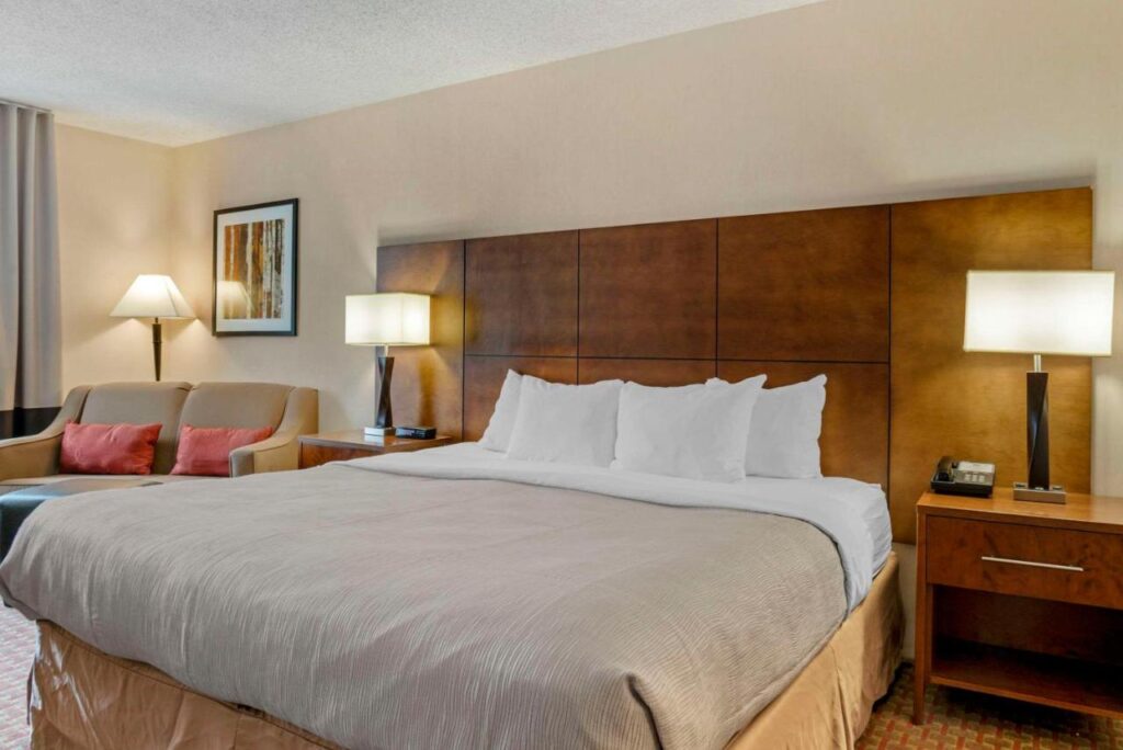 Quality Inn Saint Ignace I-75 - Image 3