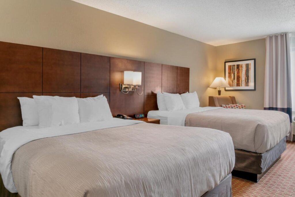 Quality Inn Saint Ignace I-75 - Image 4