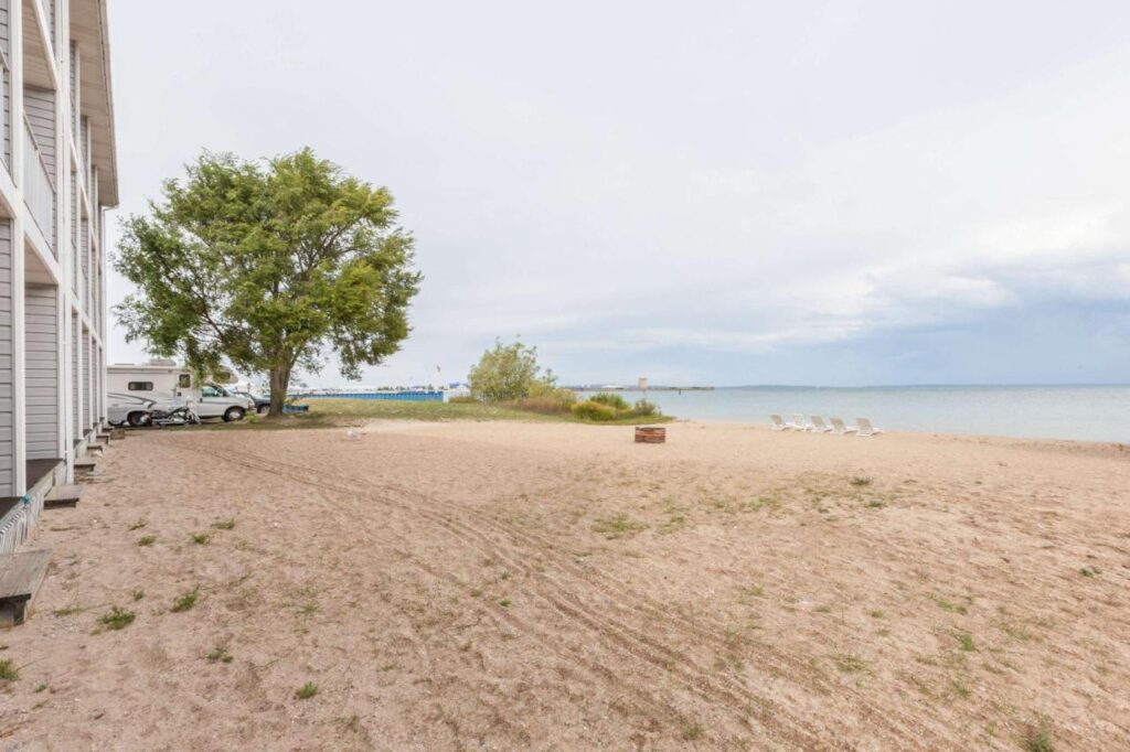 Ramada by Wyndham Mackinaw City Waterfront - Image 1