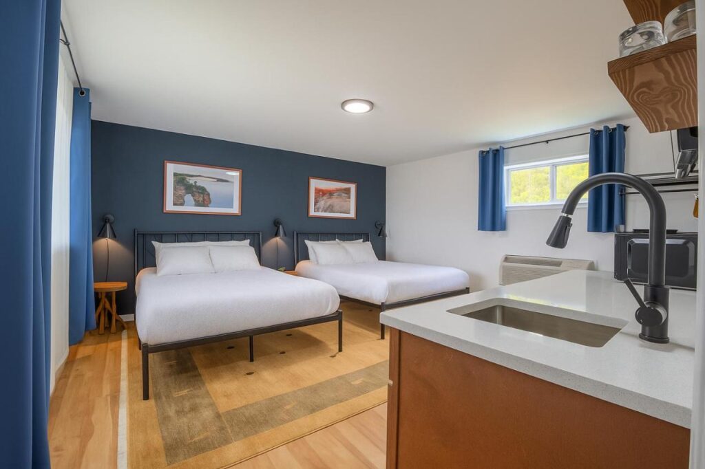 The Inn at Shady Pines - Image 2