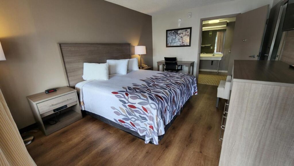 Red Roof Inn Perry - Image 3