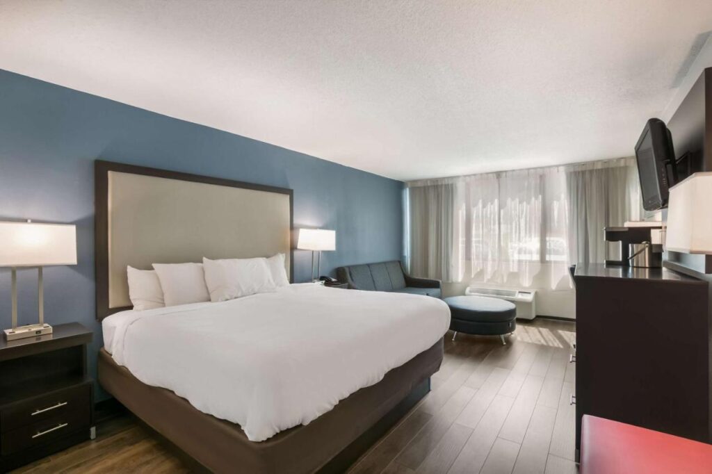 Clarion Hotel Conference Center - Image 3