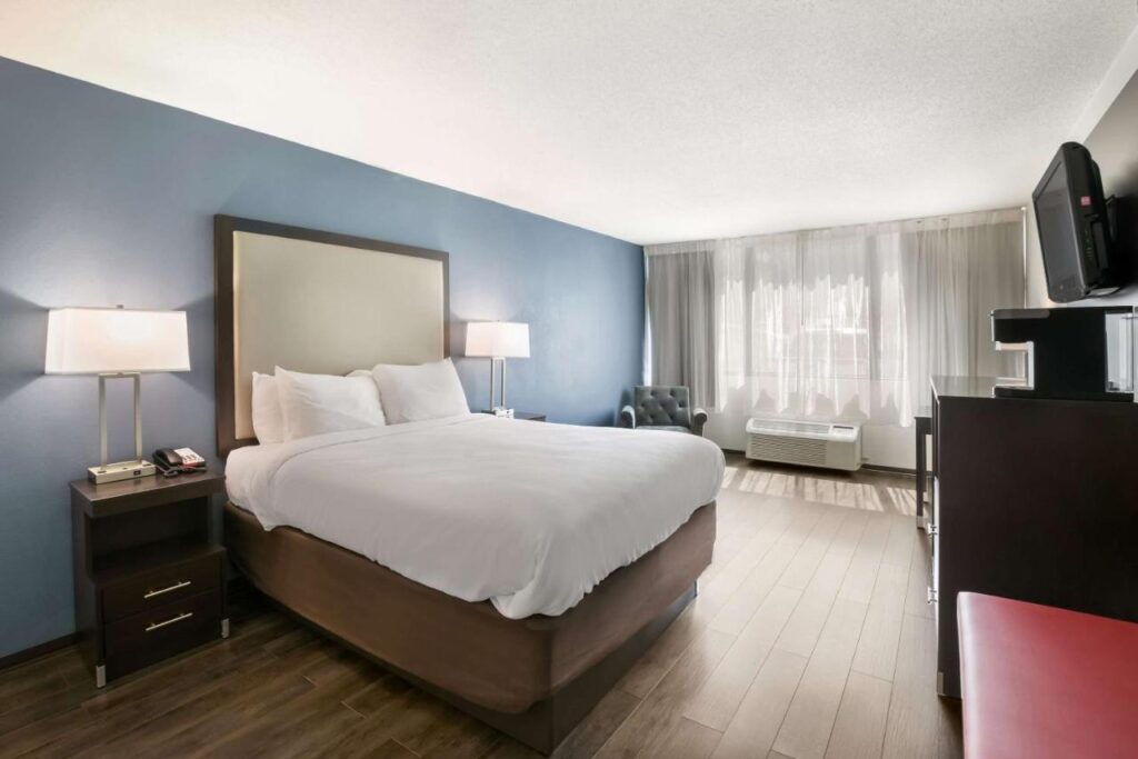 Clarion Hotel Conference Center - Image 6