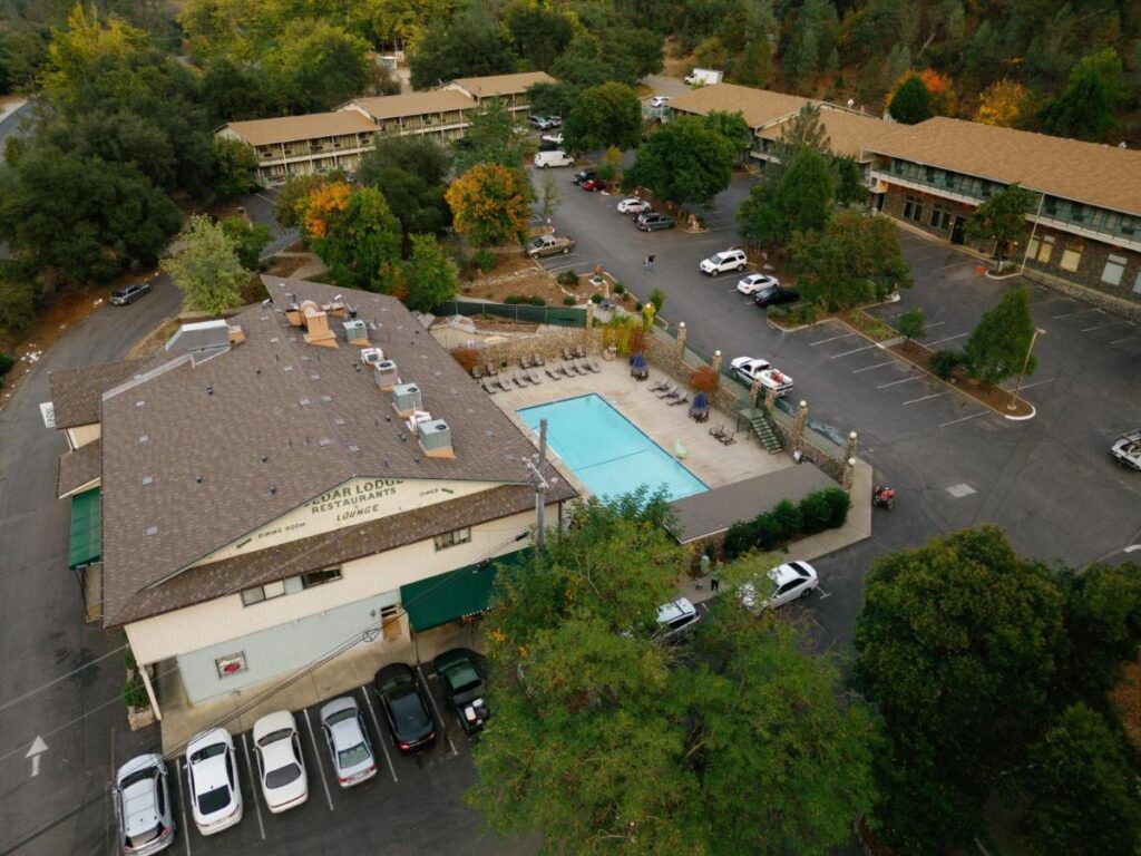 Cedar Lodge - Image 1