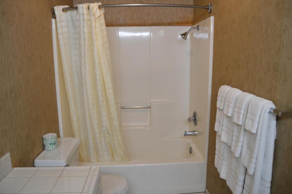 Cedar Lodge - Image 2