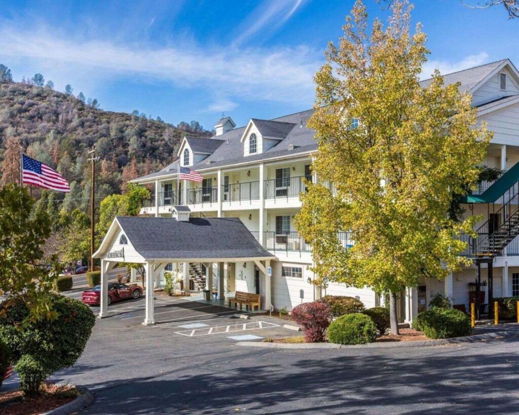 Quality Inn Yosemite Valley Gateway - Image 1