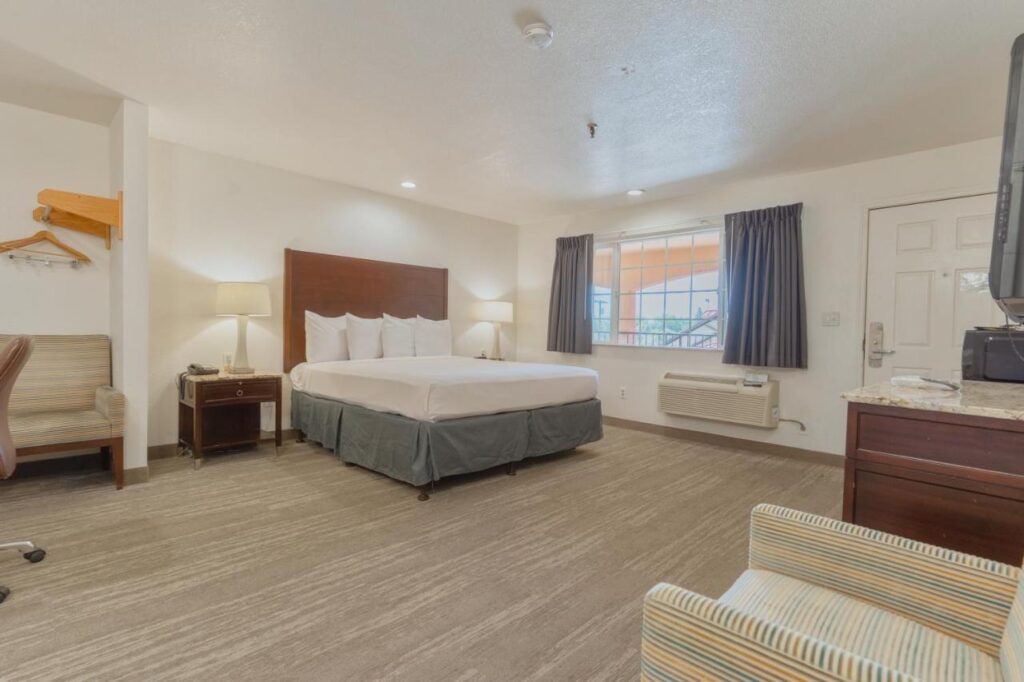 The Yosemite Inn - Image 2