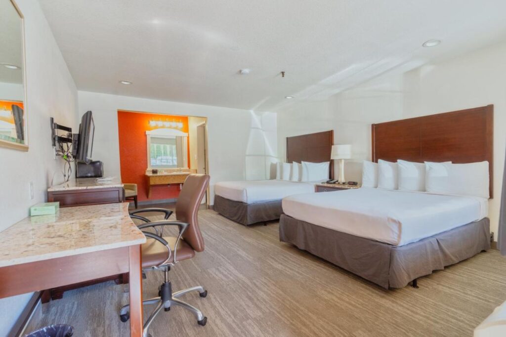 The Yosemite Inn - Image 4