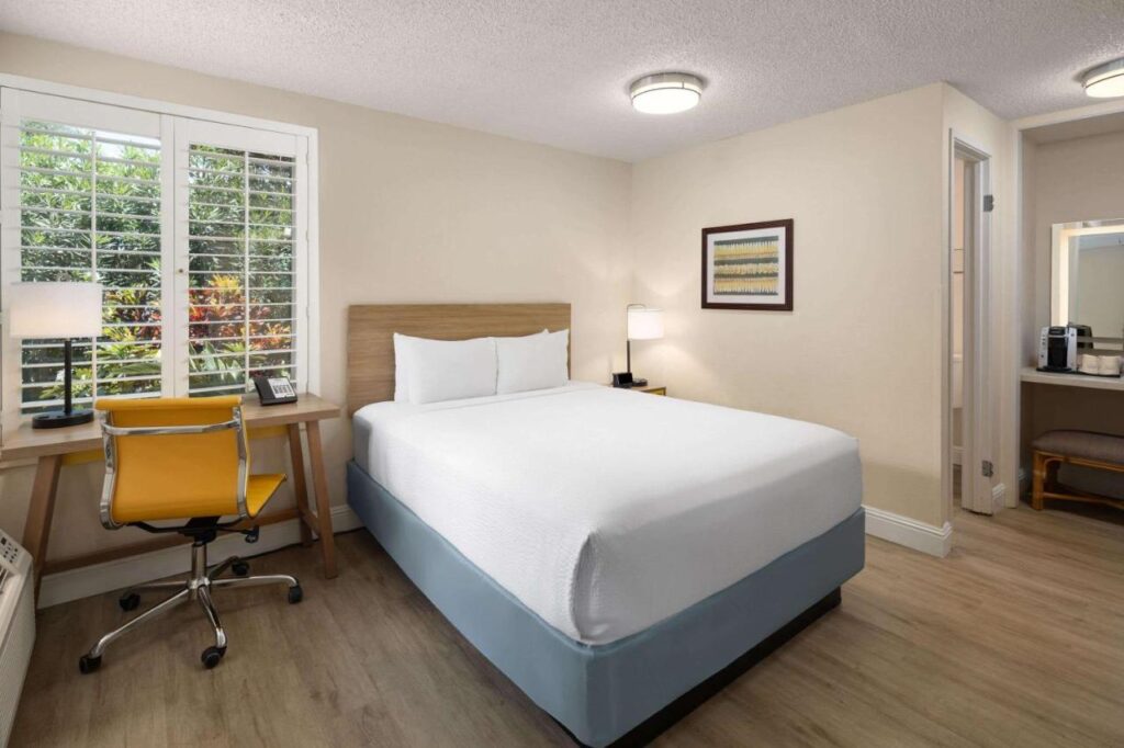 Days Inn by Wyndham Maui Oceanfront - Image 3