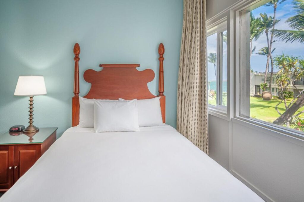 Maui Beach Hotel - Image 5