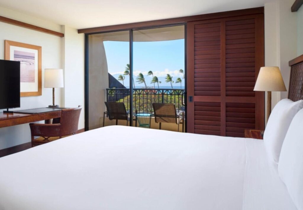 Royal Lahaina Resort & Bungalows - Image 2