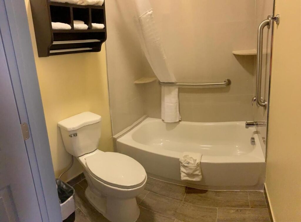 HomeStay Inn & Suites Edinburg - Image 2