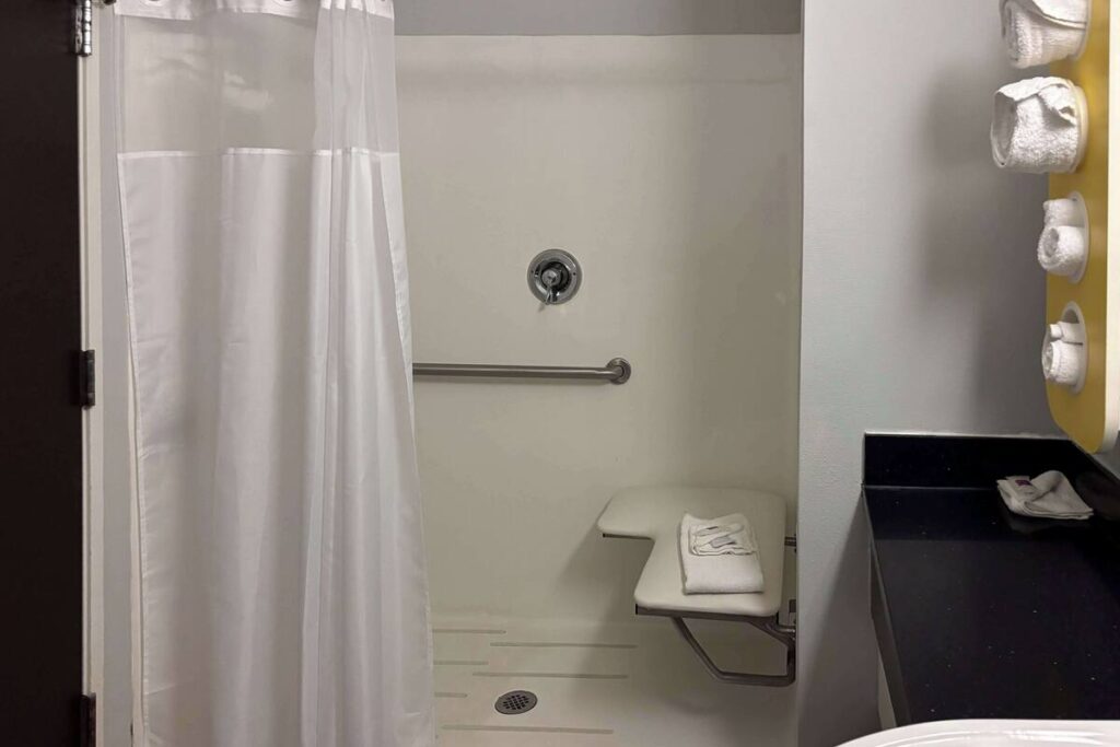 Motel 6-Weslaco, TX - Image 5