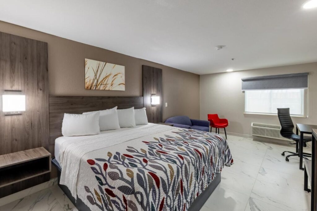 Red Roof Inn Pharr - McAllen - Image 4