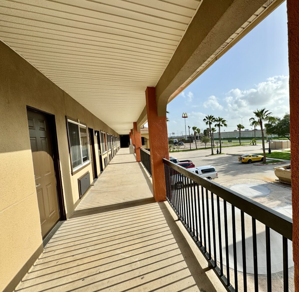 Texas Inn and Suites City Center at University Dr. - Image 5