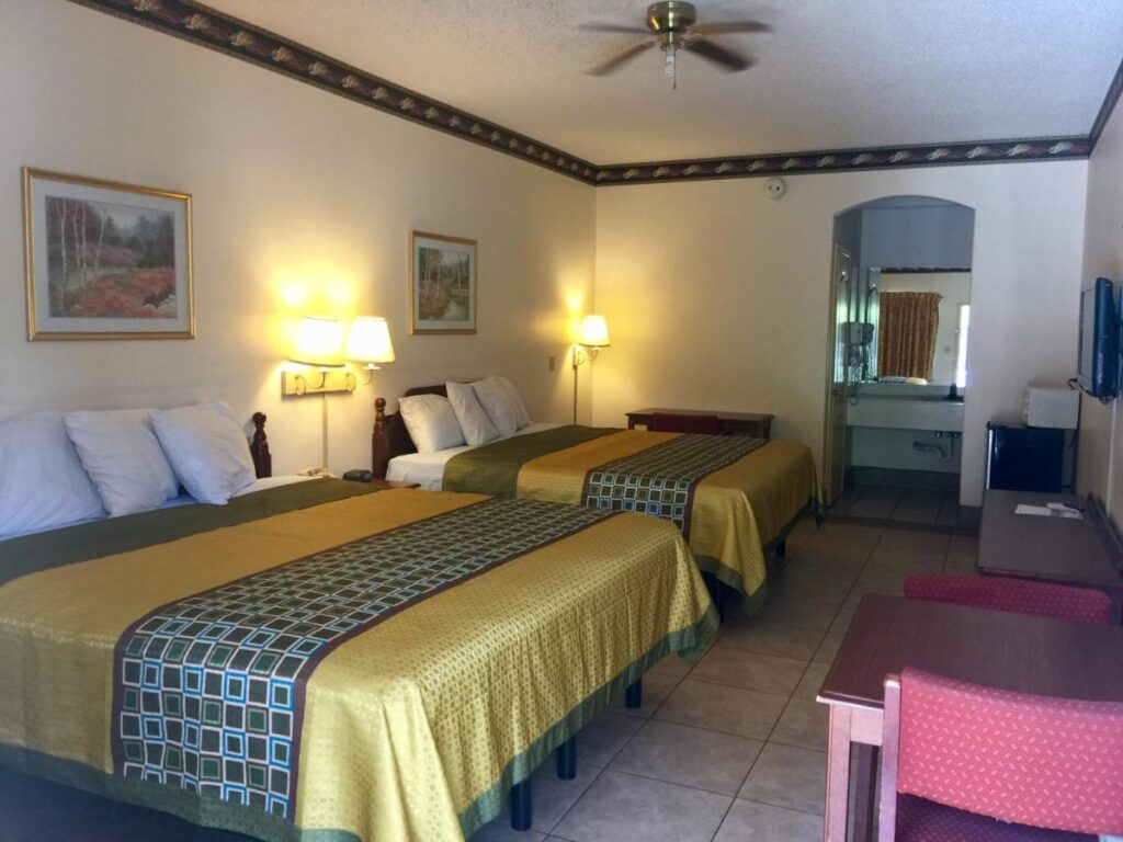 Texas Inn and Suites RGV - Image 2