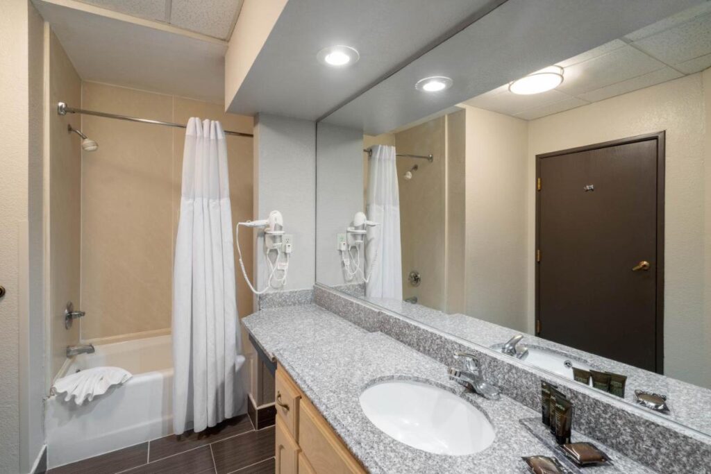 Wingate by Wyndham Memphis East - Image 2