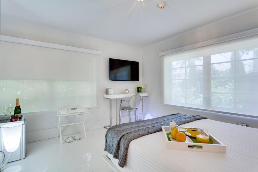 Bars B&B South Beach Hotel - Image 3