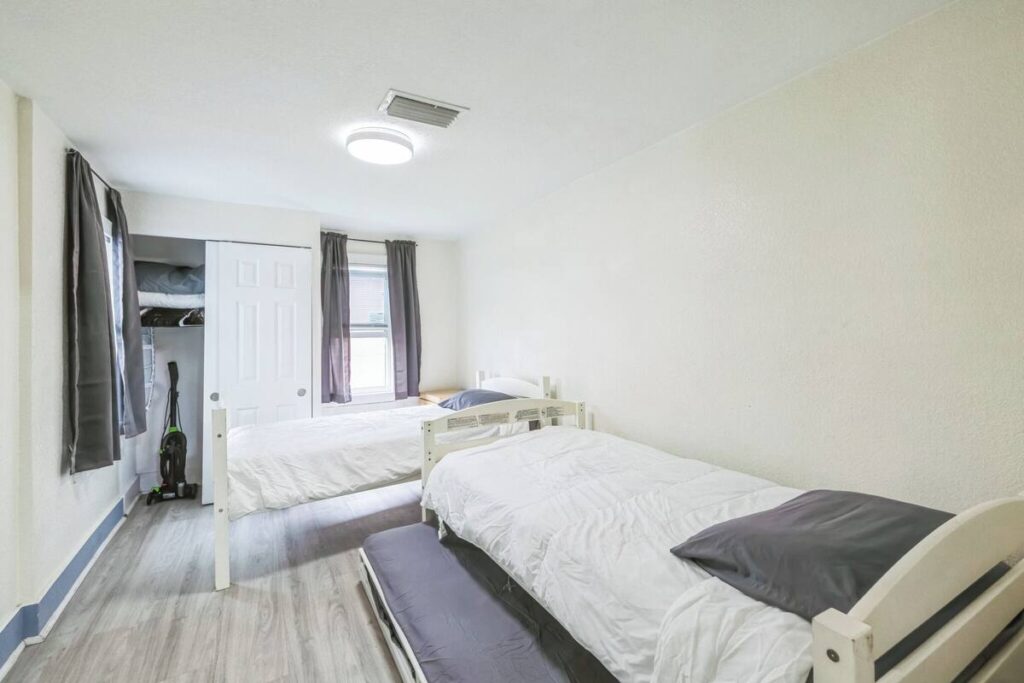 Miami House - Image 1