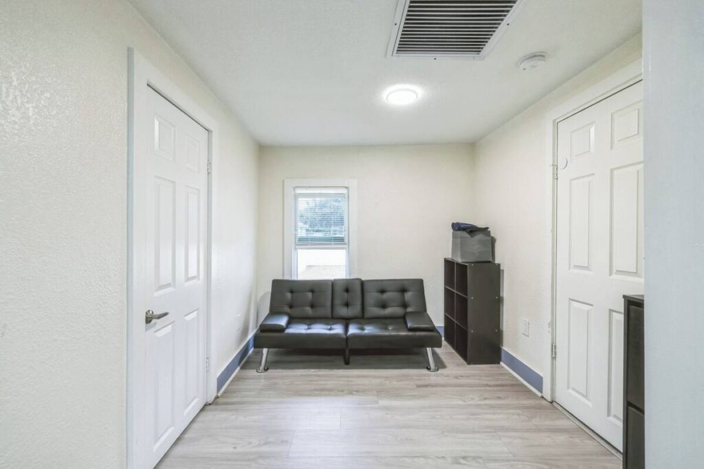 Miami House - Image 3