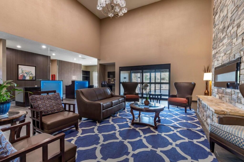 Best Western Plus Big Lake Inn - Image 1